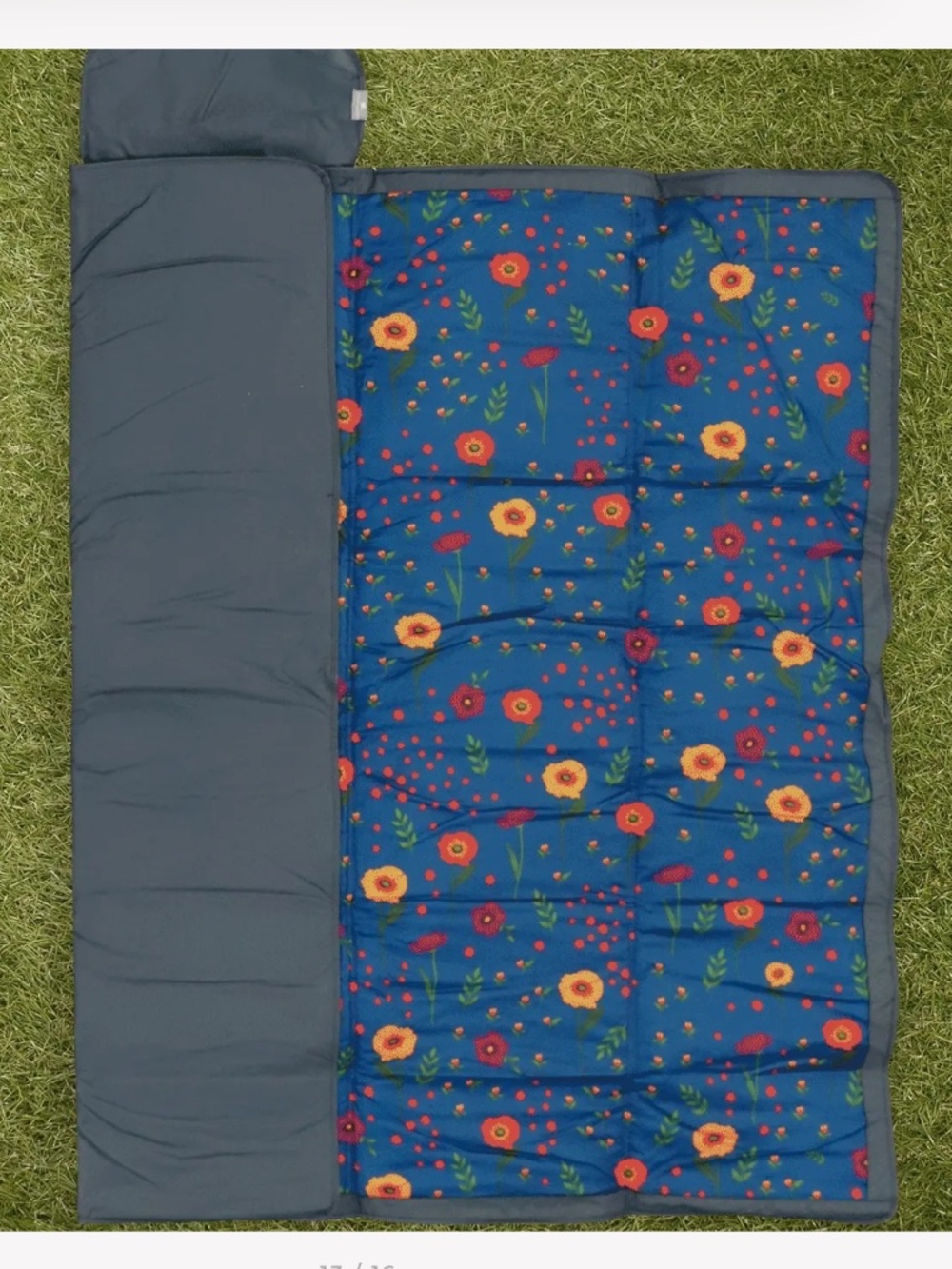 NWT Little Unicorn Midnight Poppy folding folding picnic blanket waterproof
